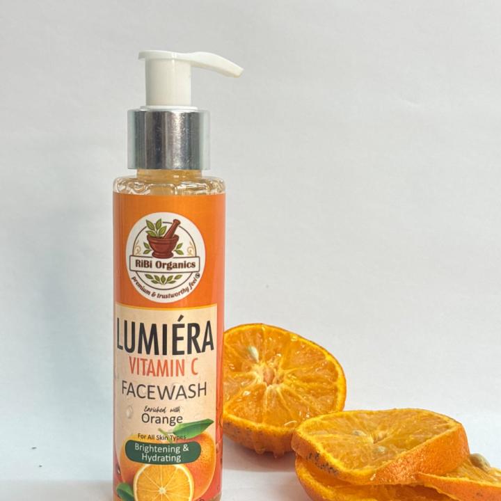 Lumiera Vitamin c Face wash